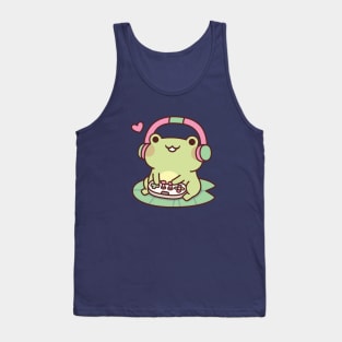 Cute Gamer Frog Loves Playing Video Games Tank Top